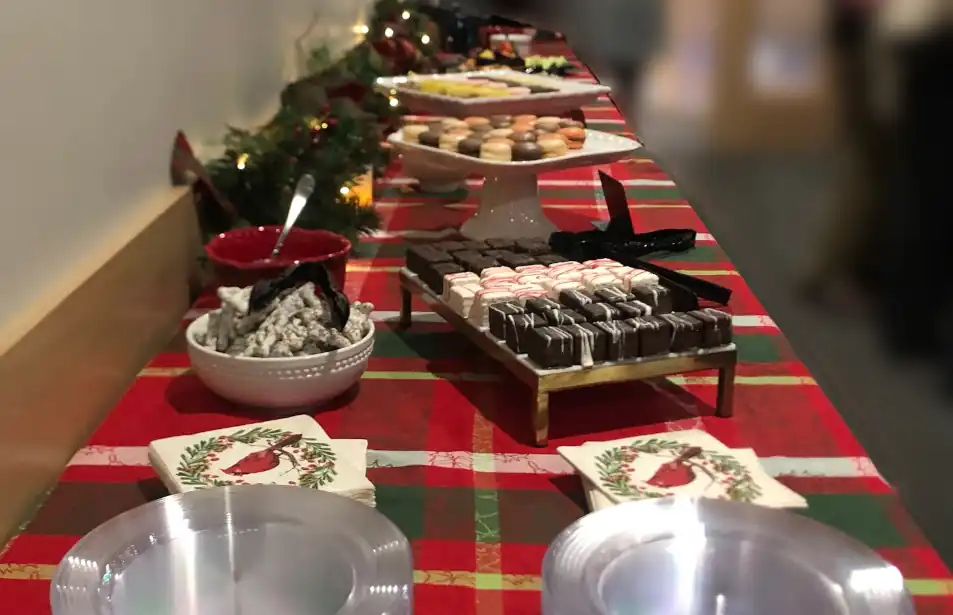 AP Buffet blurIMG_4445